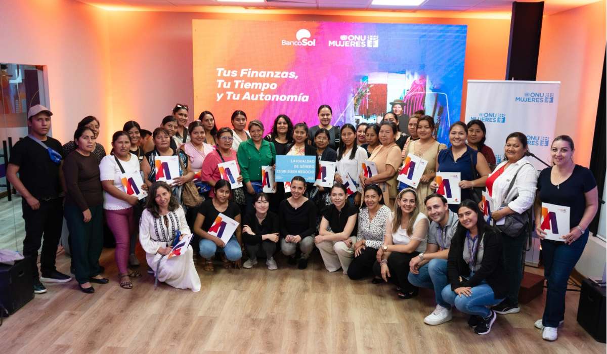 Más de 500 mujeres fortalecen su autonomía financiera con el apoyo de BancoSol y ONU Mujeres