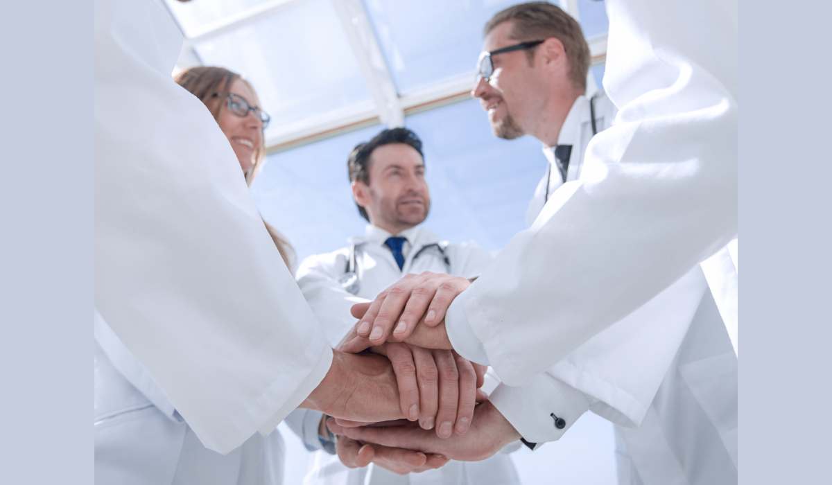 Clínica de Las Américas concreta alianza estratégica con el Hospital Italiano de Argentina