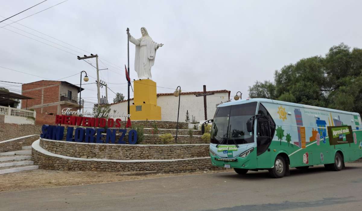 El Bus del BNB acerca la educación financiera a la población