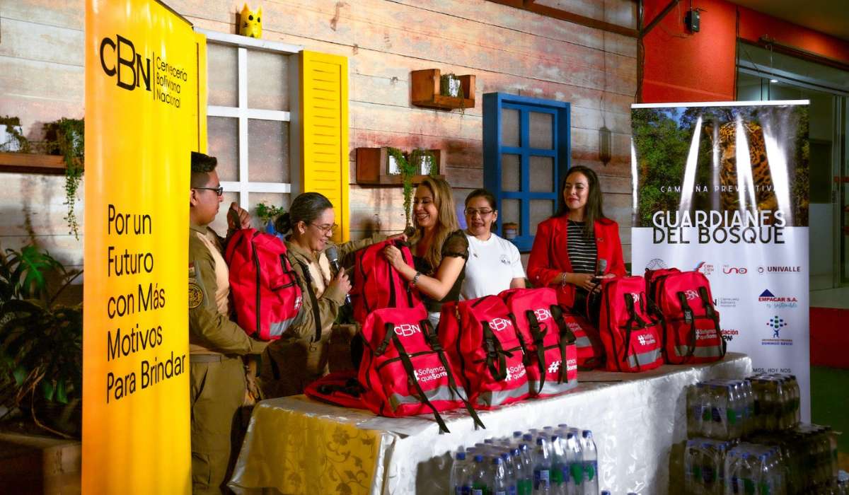CBN entrega botiquines a bomberos voluntarios ante la reactivación de incendios y focos de calor