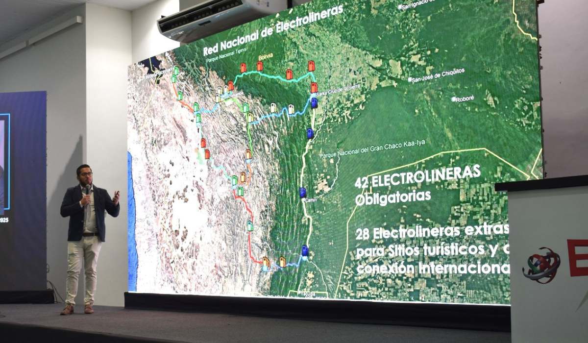 Huawei se propone instalar 28 puntos de carga para autos eléctricos en Bolivia