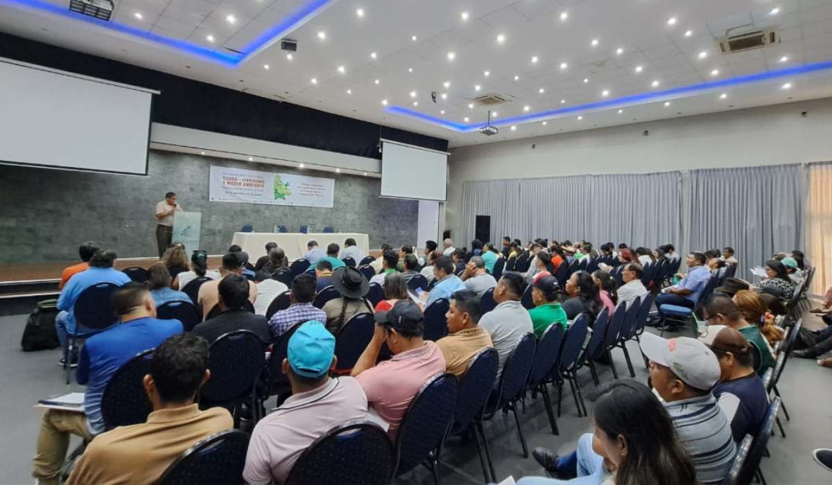 Pueblos indígenas y colectivos llaman a la unidad para defender la tierra, el agua y los bosques