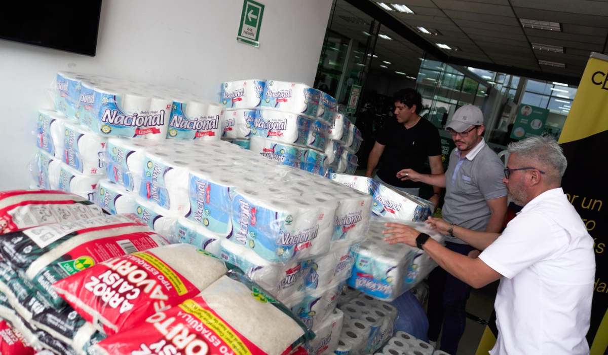 CBN activa su protocolo de apoyo humanitario y entrega ayuda para las familias afectadas por el desastre en Samaipata