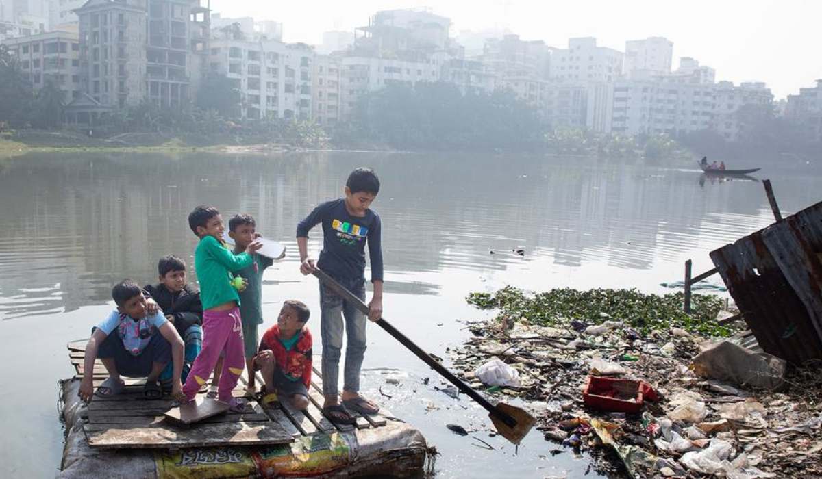 Más de 417 millones de niños viven en pobreza extrema y sufren graves privaciones