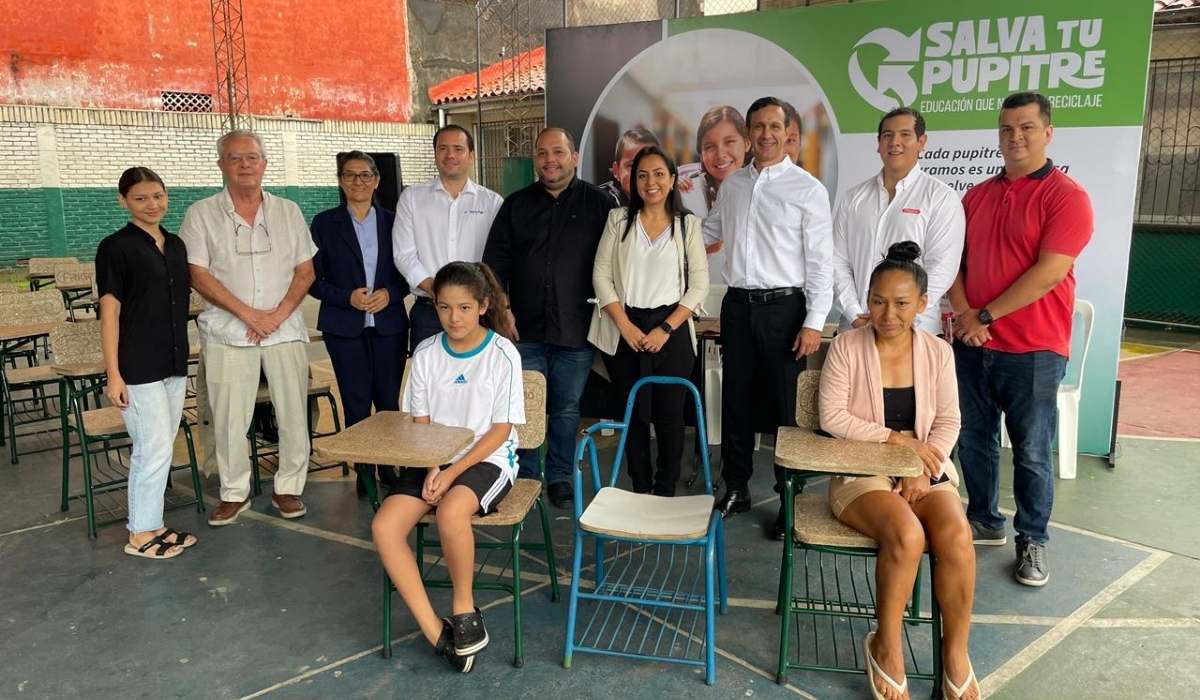 Economía circular en las aulas: “Salva tu pupitre” recicla y mejora las condiciones educativas