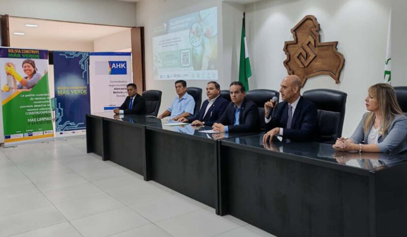 Fondo concursable apoyará a jóvenes y mujeres que innovan en la construcción