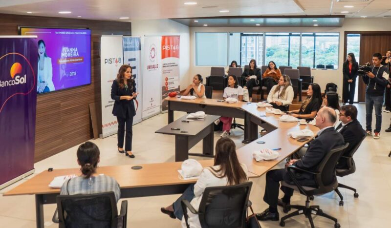 Track de Mujeres 2026 está en marcha para impulsar el emprendimiento femenino